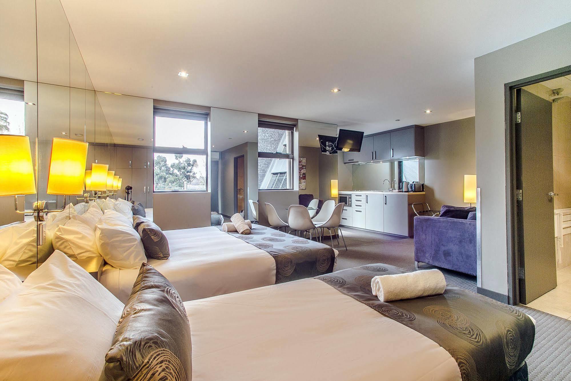 Melbourne Vivo Aparthotel Exterior photo